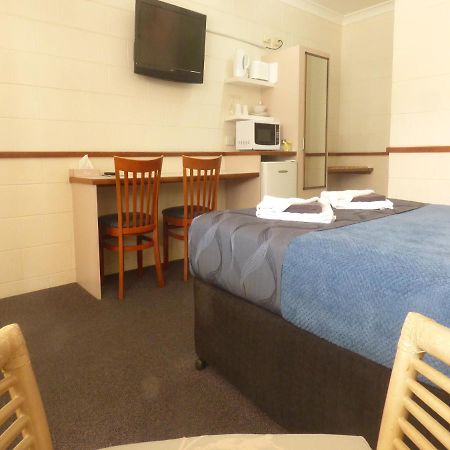 Banjo Paterson Motor Inn Таунсвил Екстериор снимка
