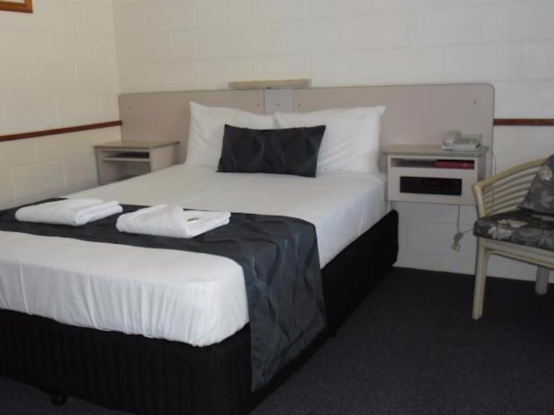 Banjo Paterson Motor Inn Таунсвил Екстериор снимка