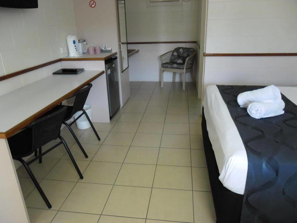 Banjo Paterson Motor Inn Таунсвил Екстериор снимка