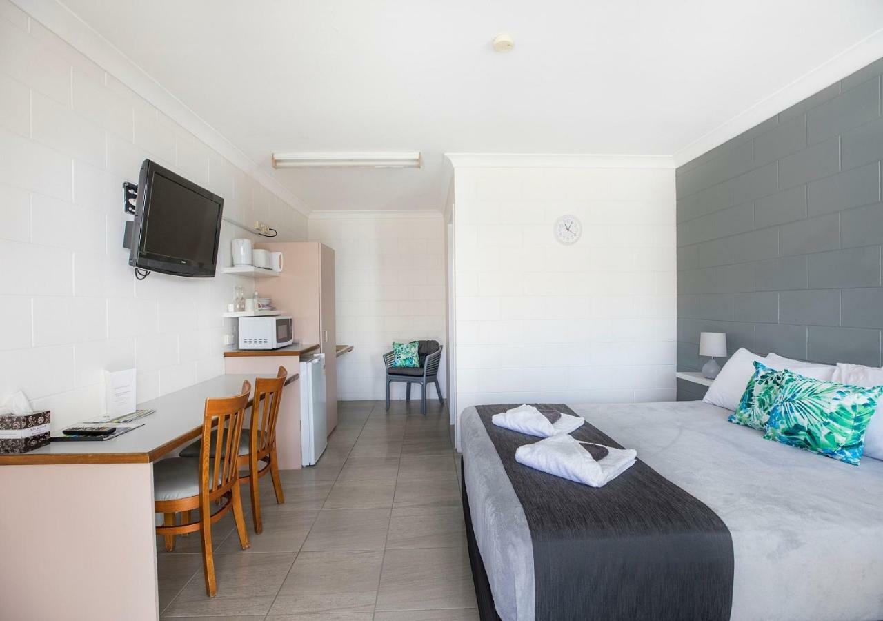 Banjo Paterson Motor Inn Таунсвил Екстериор снимка