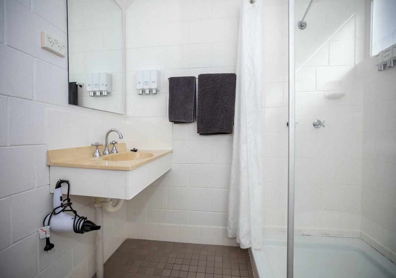Banjo Paterson Motor Inn Таунсвил Екстериор снимка