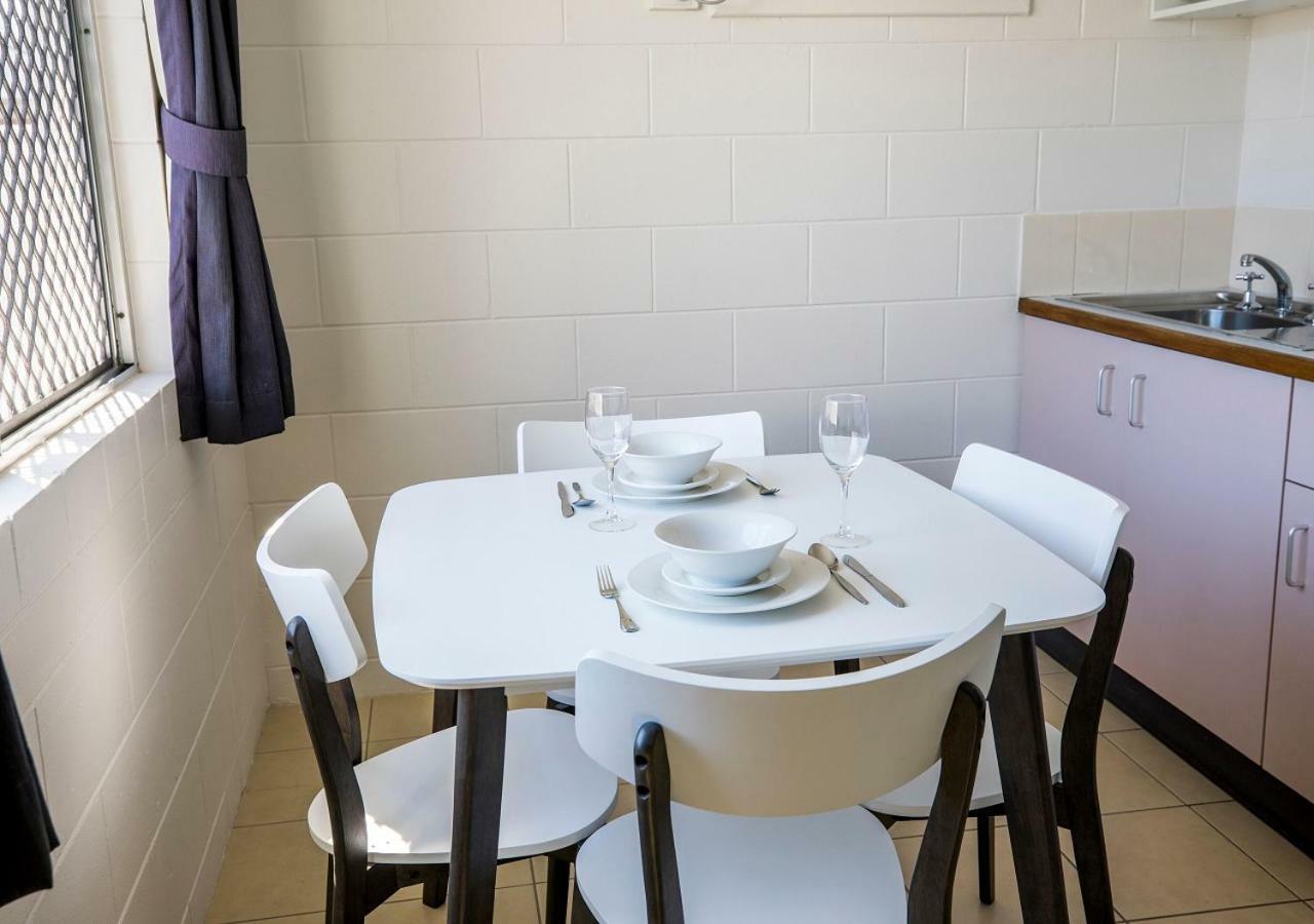 Banjo Paterson Motor Inn Таунсвил Екстериор снимка
