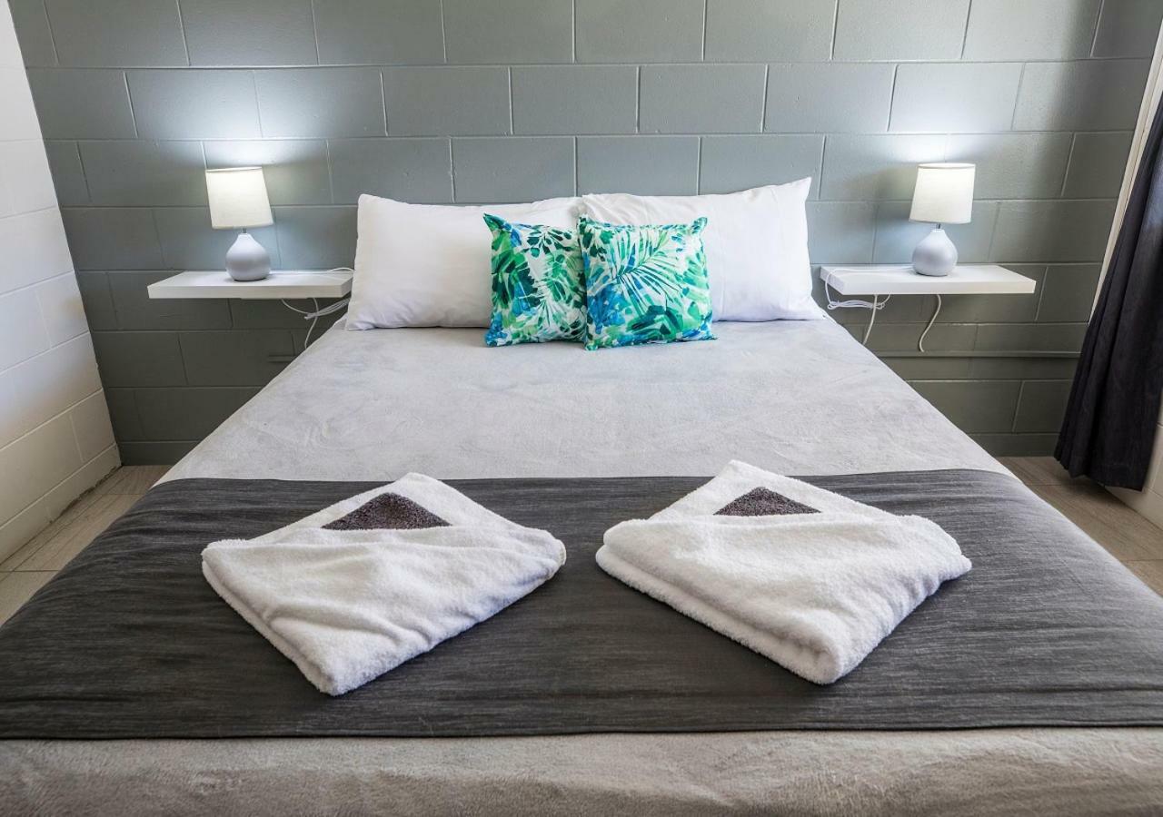 Banjo Paterson Motor Inn Таунсвил Екстериор снимка